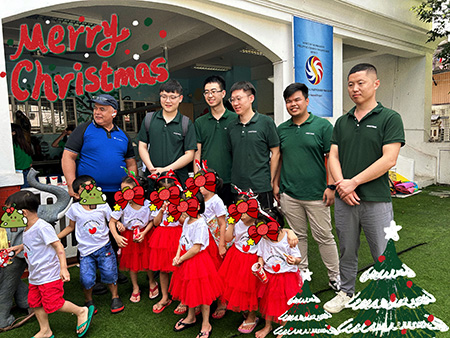 中国重汽在菲律宾举办圣诞节公益活动