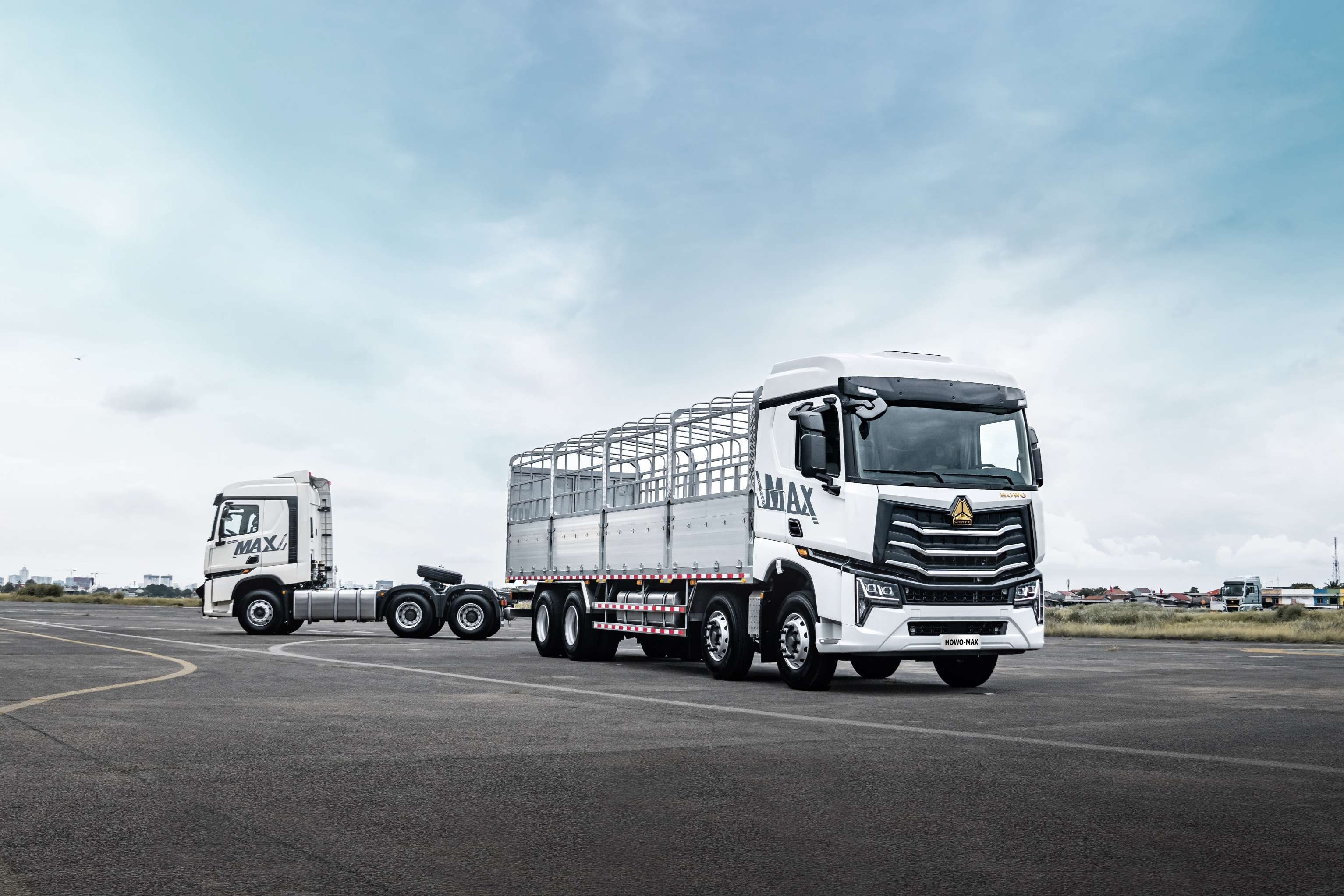 HOWO-MAX 8x4 cargo (6)